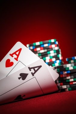 Dragon Tiger live dealer table with real-time streaming on wakai
